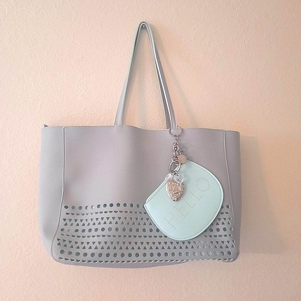 🍀3/25🍀NWT Large Grey and Teal Tote with Small Bag
